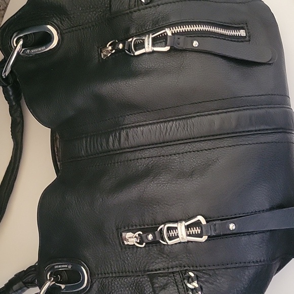 Black Women's Leather Tote Shoulder Bag - Picture 4 of 12